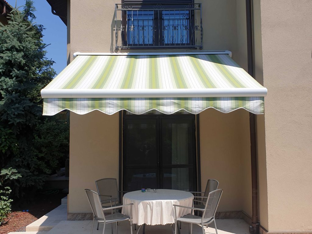 Copertina retractabila cu caseta